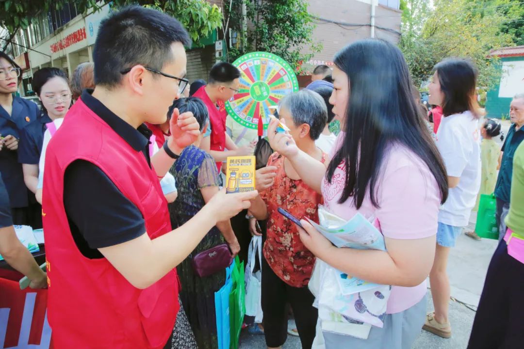 乐鱼官方网页版开展“绿水青山就是金山银山”主题公益活动